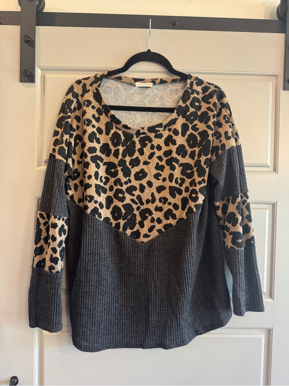 Leopard Colorblock Scoop Neck Sweater - Black & Tan